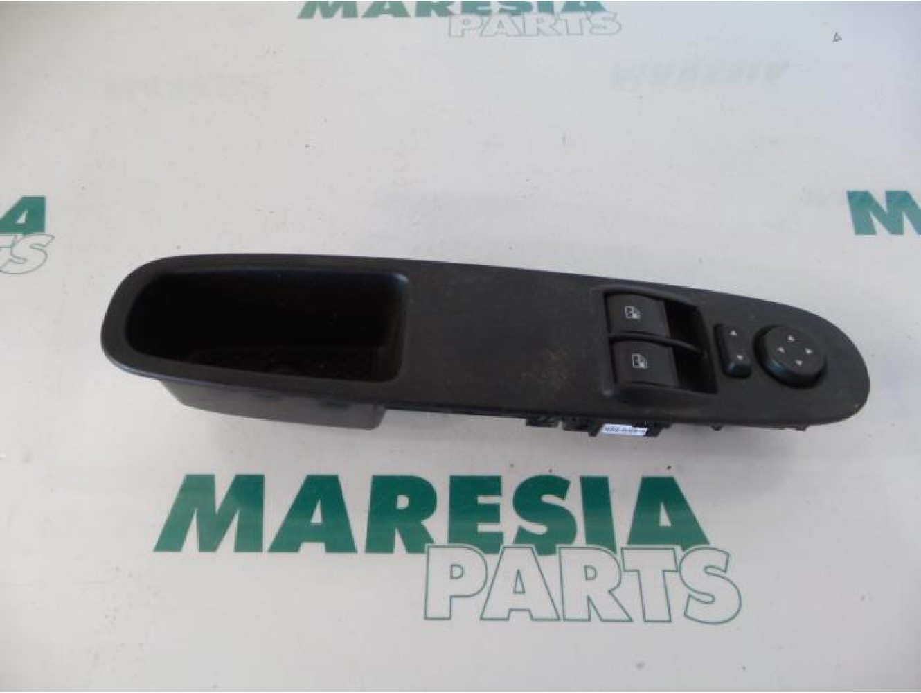 Fiat - Punto - Multi-functional window switch