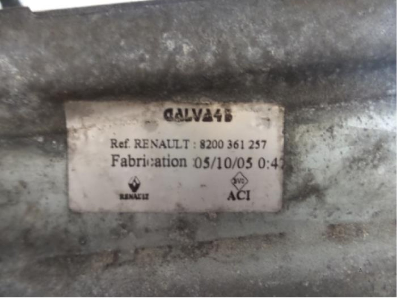 Renault - Megane Scenic - Radiator bar