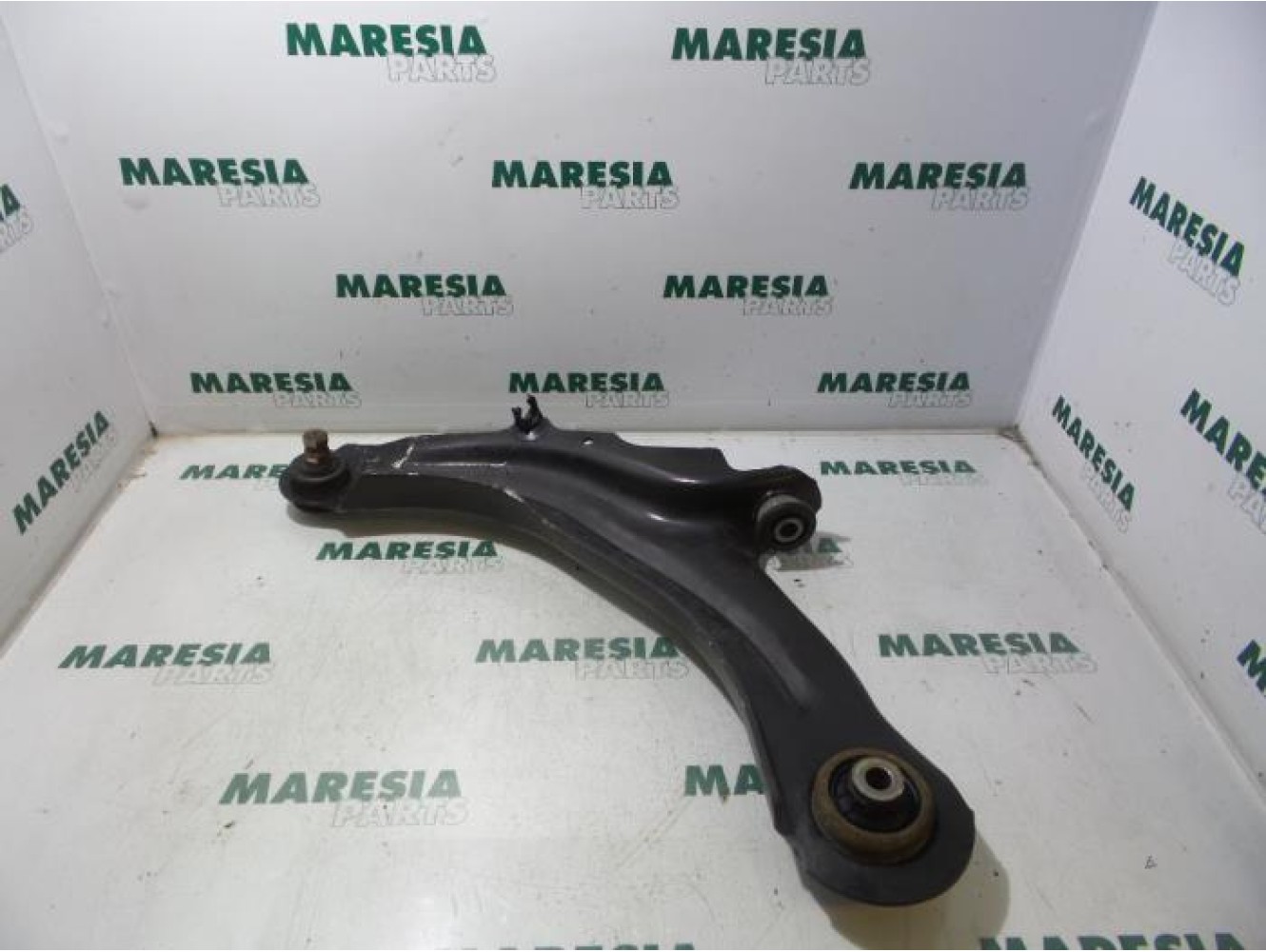 Renault - Megane Scenic - Front lower wishbone, left