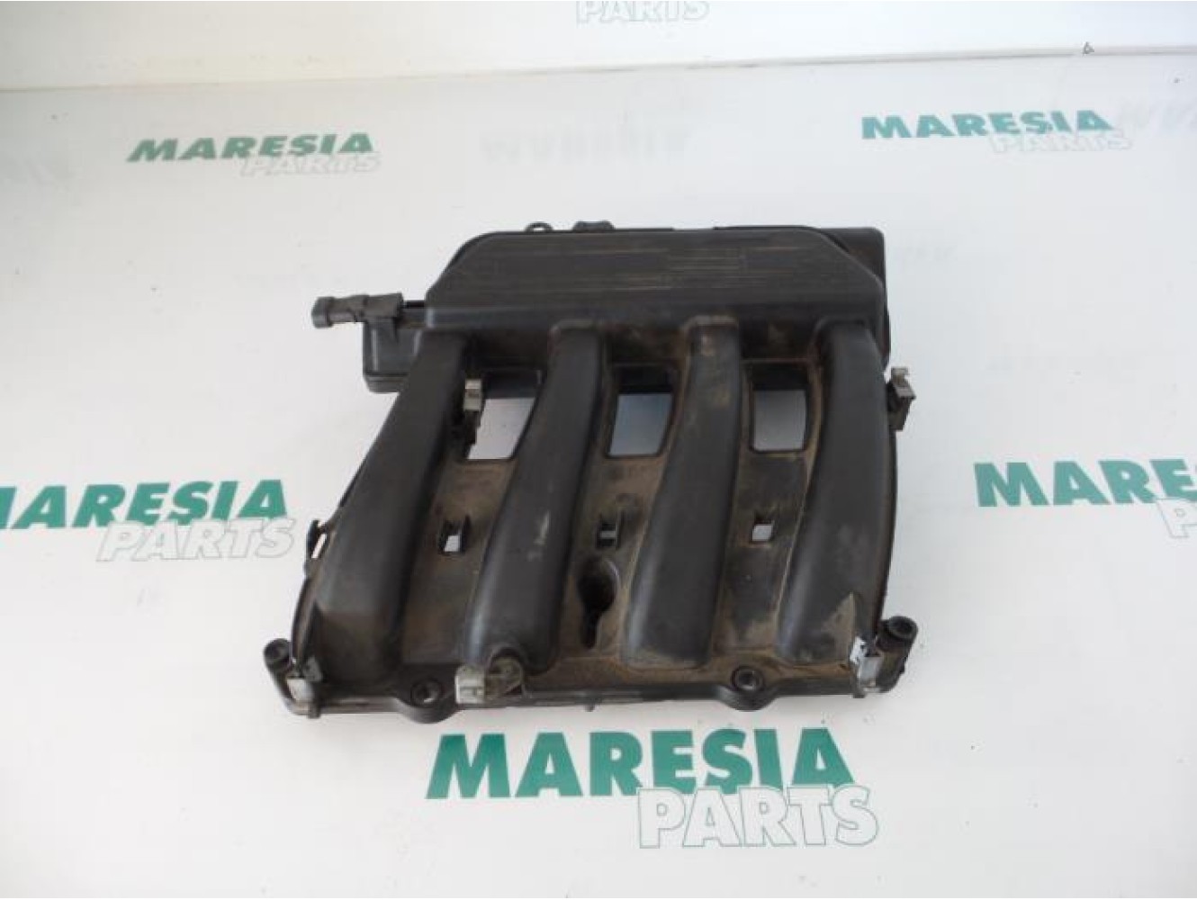 Renault - Megane Scenic - Intake manifold