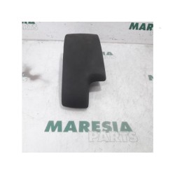 Renault - Megane - Armrest