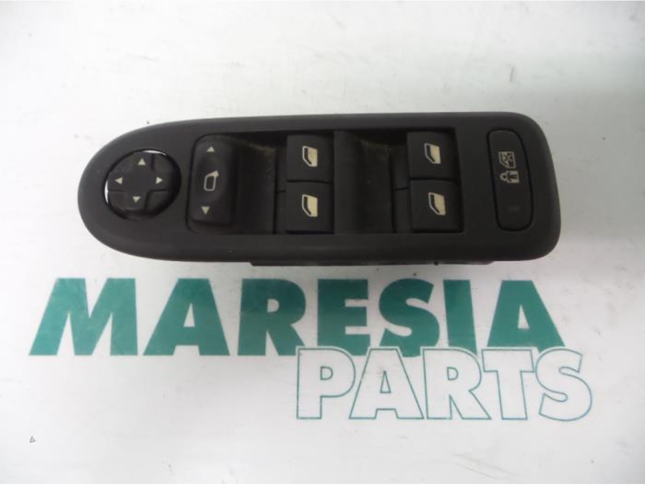 Peugeot - 508 - Multi-functional window switch