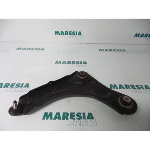 Renault - Megane - Front lower wishbone, left