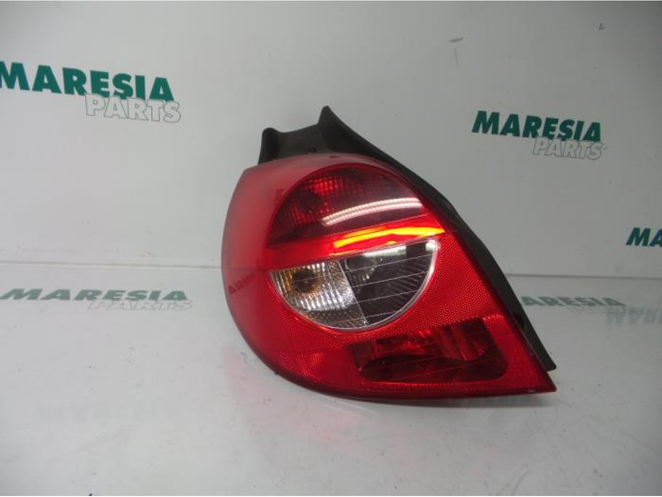 Renault - Clio - Achterlicht links