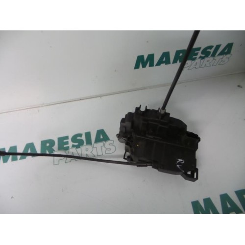 Renault - Clio - Door lock mechanism 2-door, right