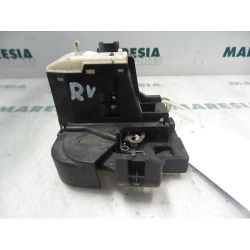 Renault - Clio - Front door lock mechanism 4-door, right