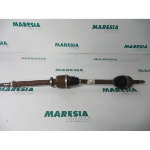 Renault - Clio - Front drive shaft, right
