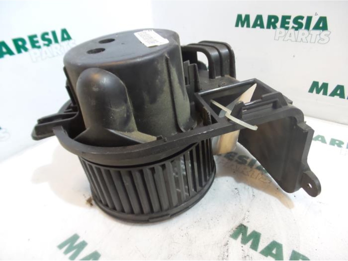 Renault - Clio - Heating and ventilation fan motor
