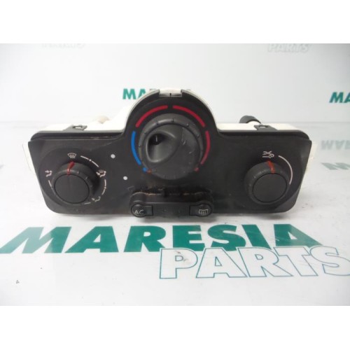 Renault - Clio - Panneau de commandes chauffage