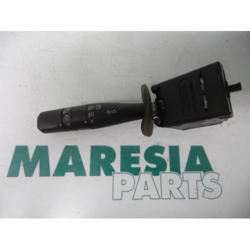 Peugeot - 206 - Commutateur feu clignotant