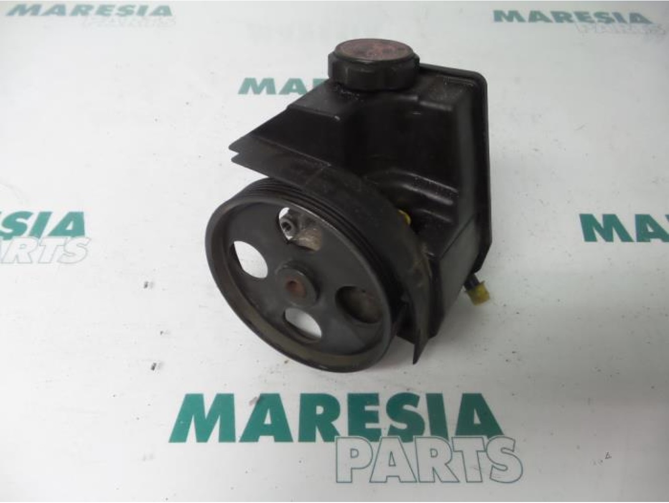Peugeot - 206 - Power steering pump
