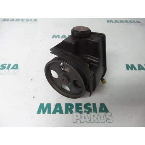 Peugeot - 206 - Power steering pump