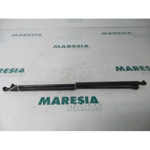 Peugeot - 206 - Set of tailgate gas struts