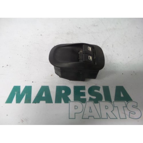 Peugeot - 206 - Multi-functional window switch