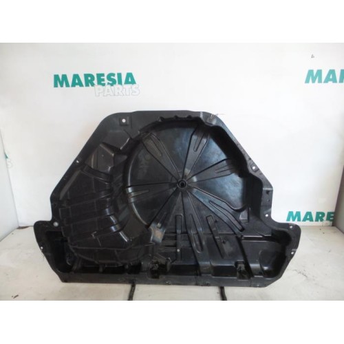 Renault - Megane - Reserveradkasten