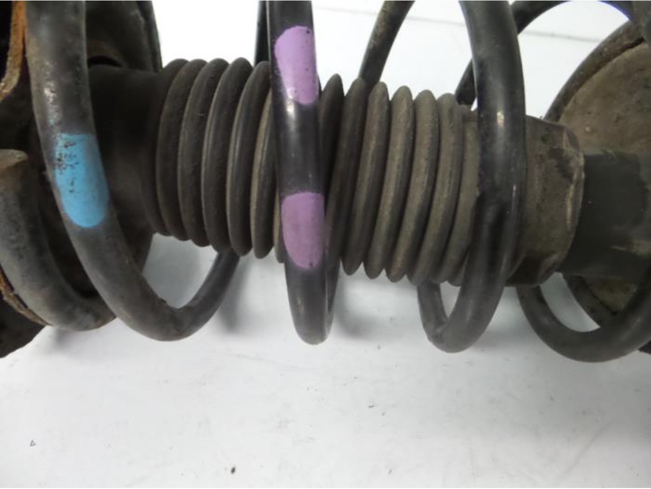 Peugeot - 206 - Front shock absorber rod, right