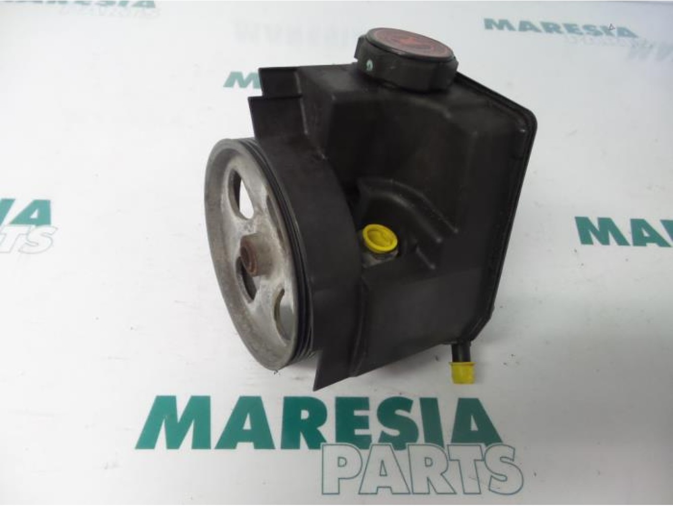 Peugeot - 206 - Power steering pump