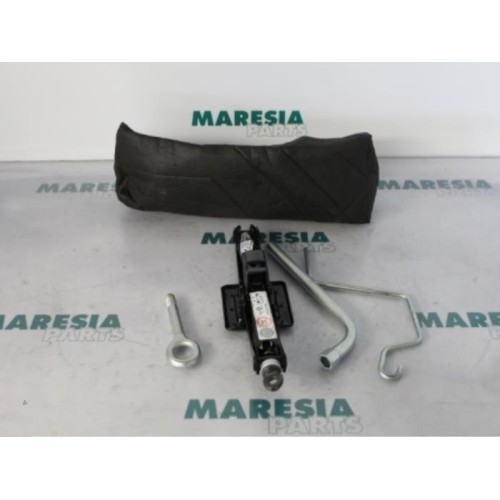Fiat - Panda - Tyre repair kit