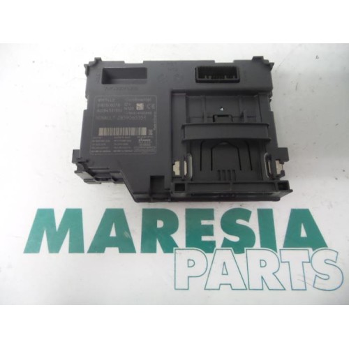 Renault - Captur - Card reader (lock)