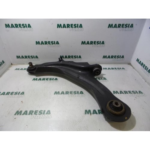 Renault - Megane - Front lower wishbone, left