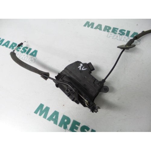 Renault - Captur - Front door lock mechanism 4-door, right