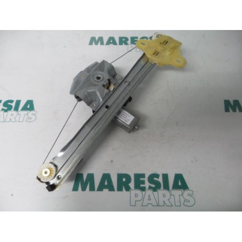 Renault - Captur - Rear door window mechanism 4-door, right