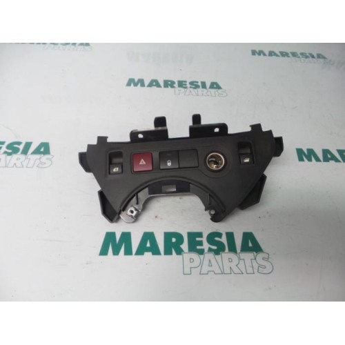 Peugeot - Partner - Multi-functional window switch