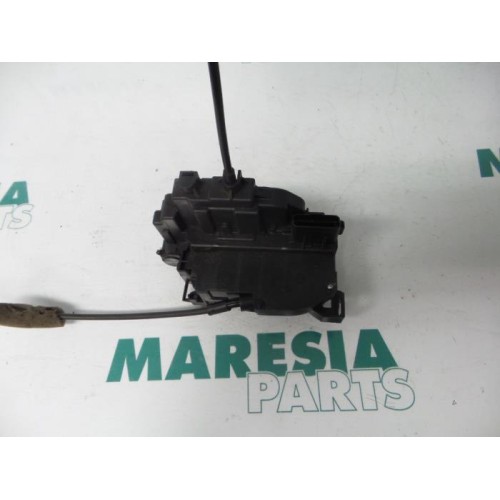 Renault - Megane Scenic - Rear door mechanism 4-door, right