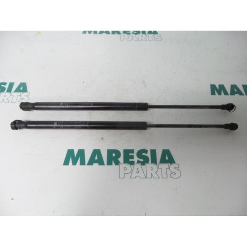 Alfa Romeo - Mito - Set of tailgate gas struts