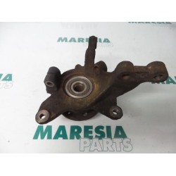 Renault - Megane - Knuckle, front left