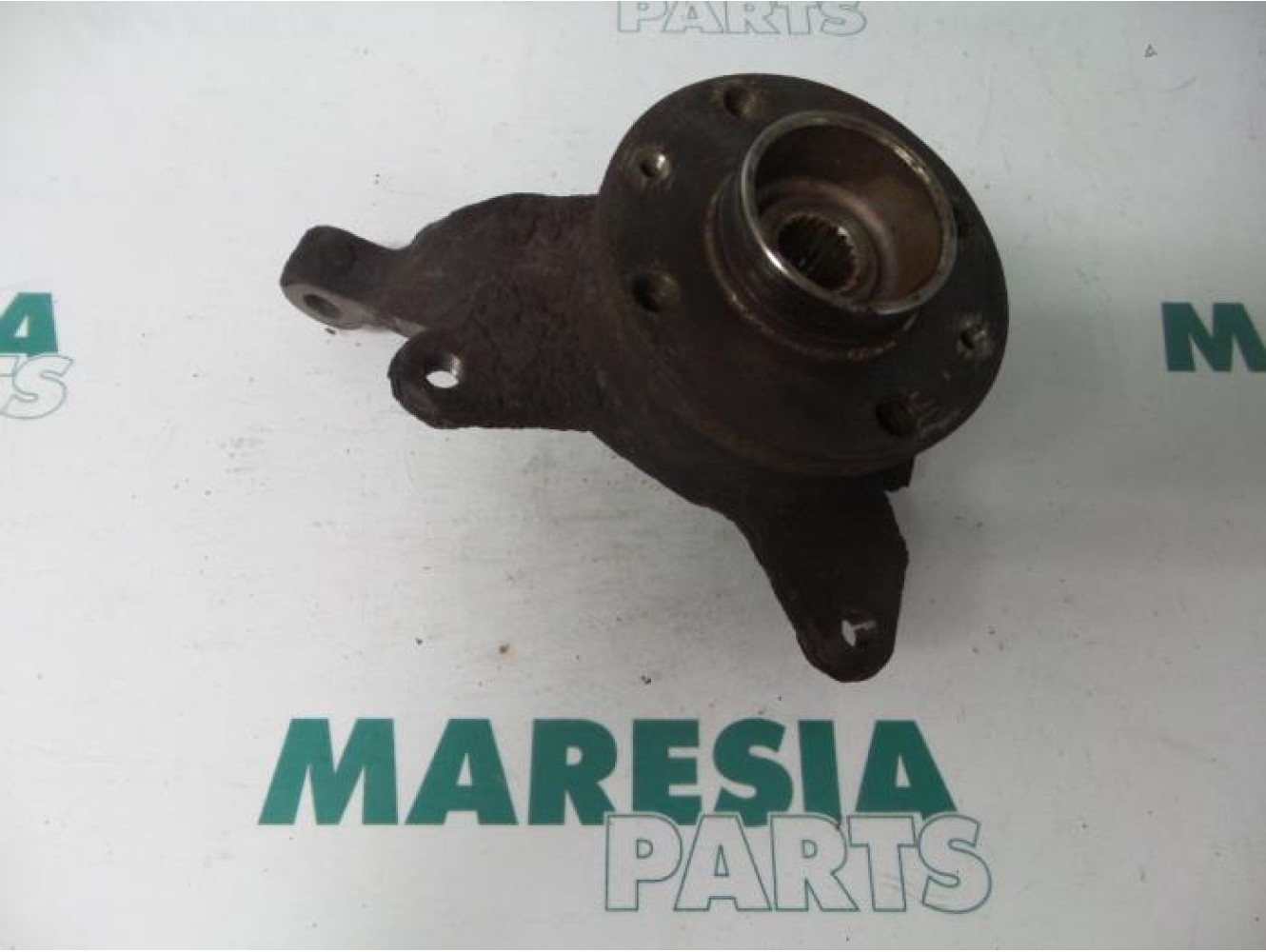 Renault - Megane - Knuckle, front left
