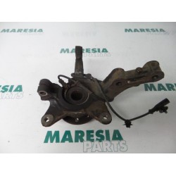 Renault - Kangoo - Fusee links-voor
