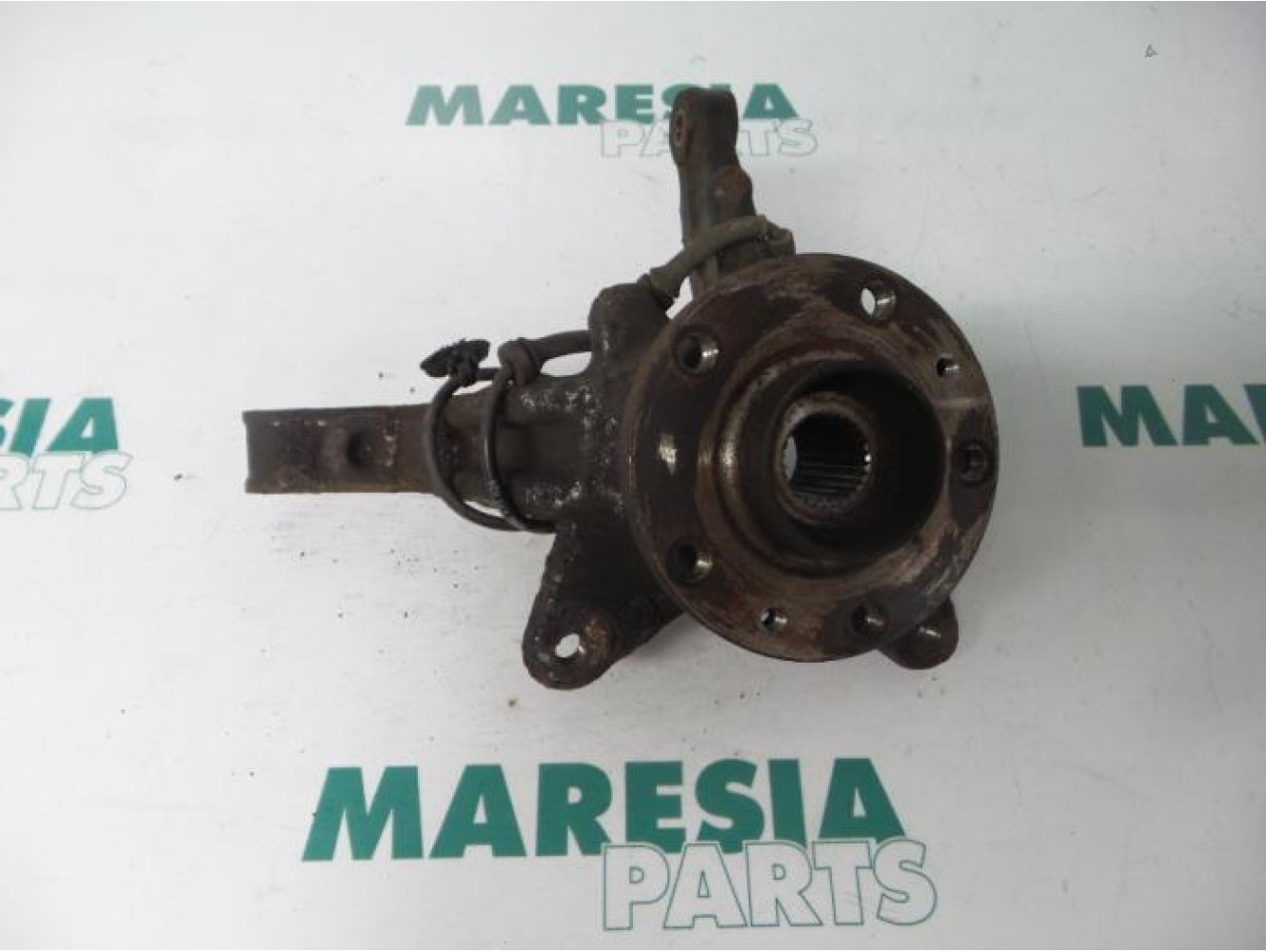 Renault - Kangoo - Fusee links-voor