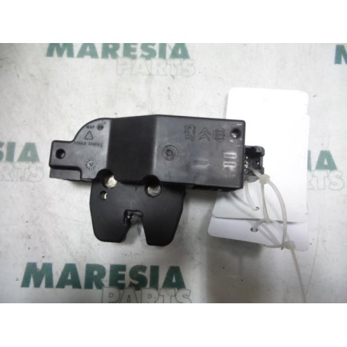 Citroen - C8 - Tailgate lock mechanism