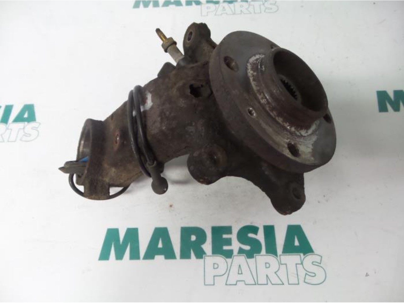 Peugeot - 206 - Knuckle, front left