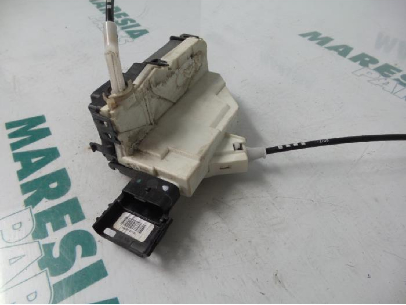 Peugeot - 308 - Front door lock mechanism 4-door, right