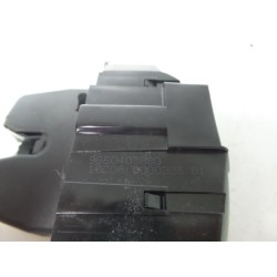 Peugeot - 308 - Tailgate lock mechanism