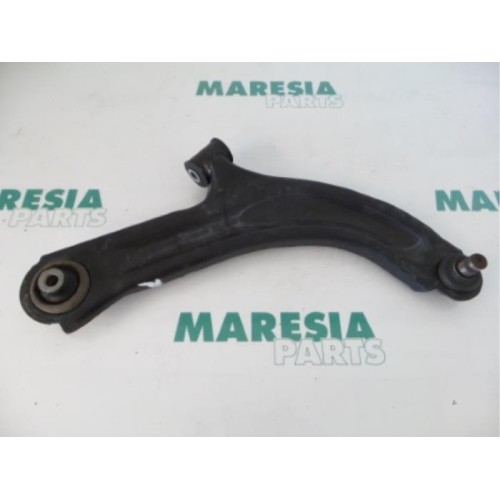 Renault - Clio - Front lower wishbone, right