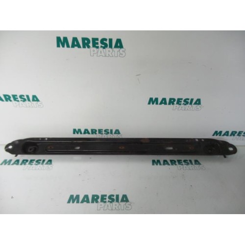 Citroen - C4 - Radiator bar