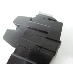 Peugeot - 308 - Tailgate lock mechanism