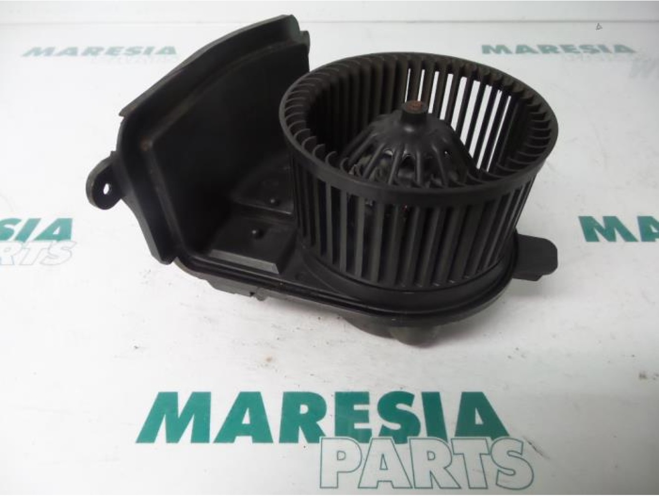 Renault - Clio - Heating and ventilation fan motor