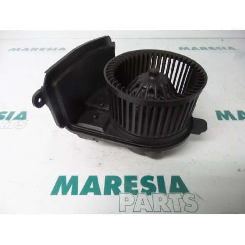 Renault - Clio - Heating and ventilation fan motor