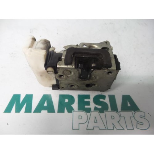 Fiat - Punto - Rear door mechanism 4-door, right