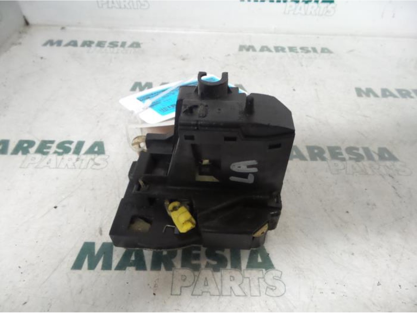Renault - Megane Scenic - Rear door lock mechanism 4-door, left