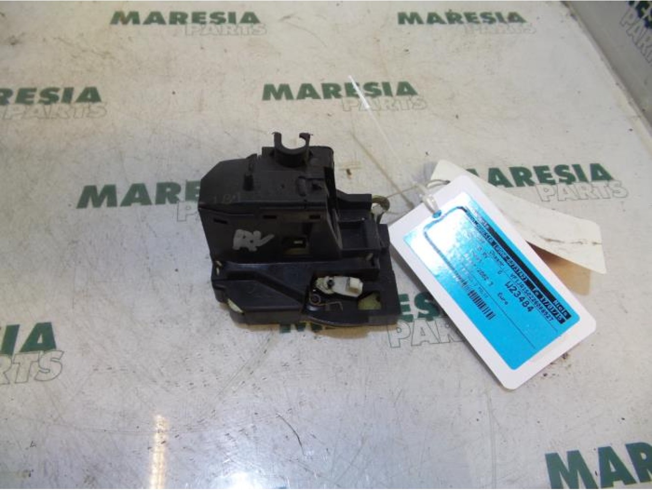 Renault - Megane Scenic - Front door lock mechanism 4-door, right