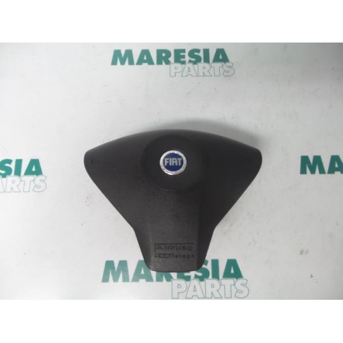 Fiat - Stilo - Left airbag (steering wheel)