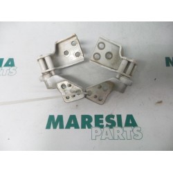 Peugeot - Partner - Tailgate hinge