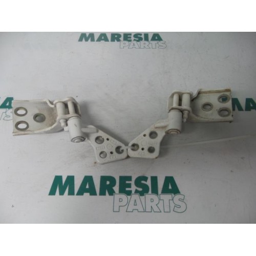 Peugeot - Partner - Tailgate hinge