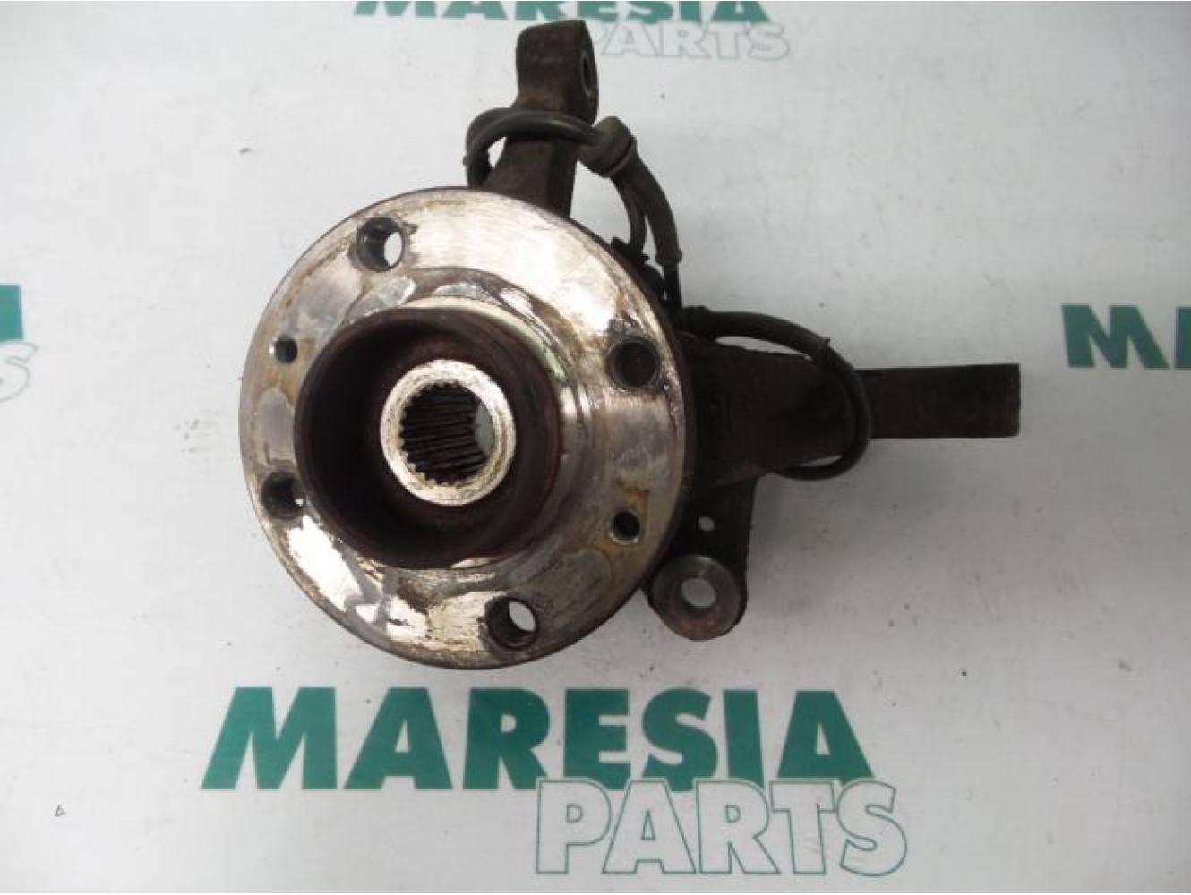 Renault - Modus - Knuckle, front right
