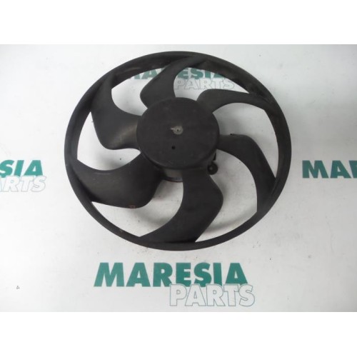 Renault - Modus - Fan motor